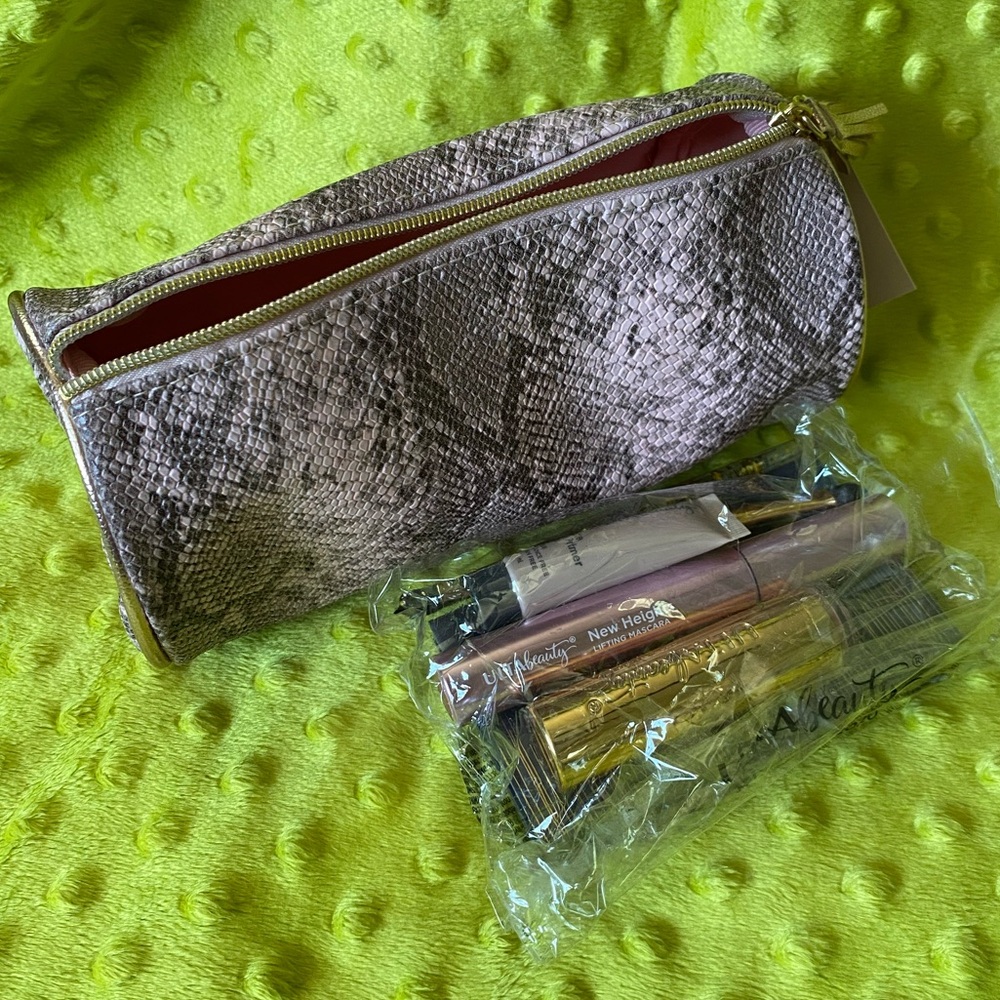 Ulta Beauty Cosmetic Bag with 6 piece Makeup Set
